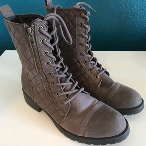 Combat style boots